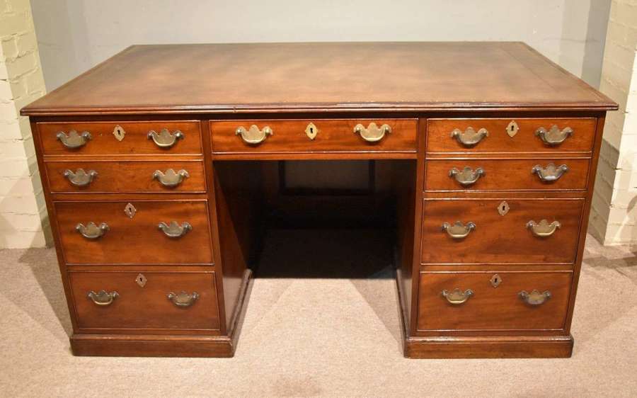 19th Century Mahogany Pedestal Desk with Leather Top