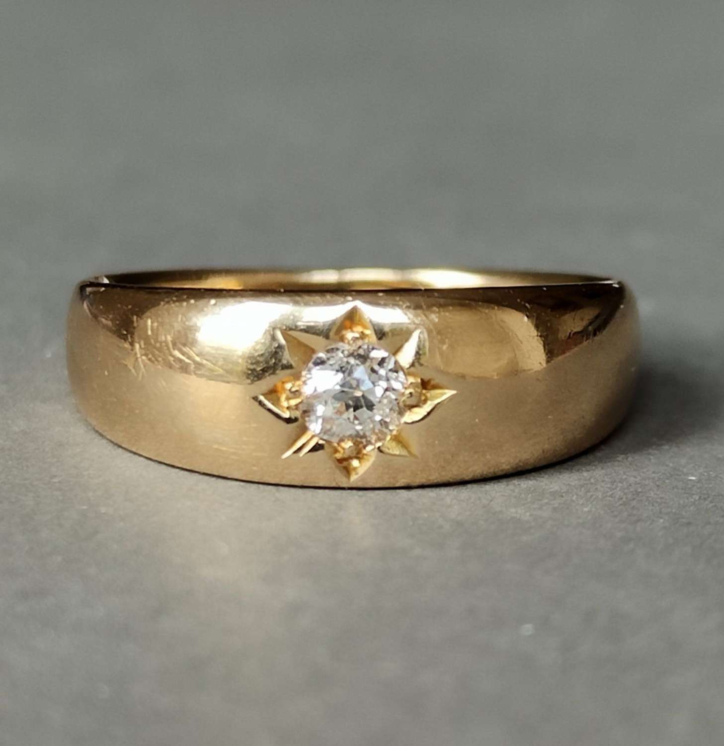 Antique Heavy 18ct Gold Diamond Gypsy Ring