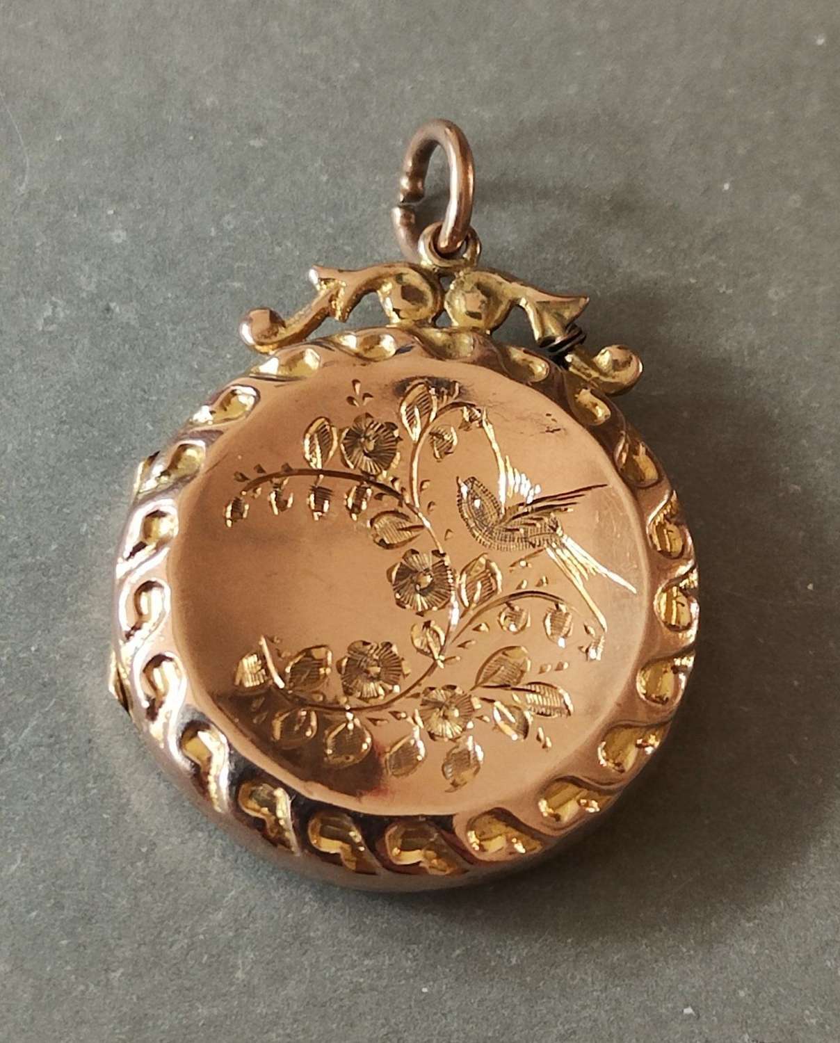 Victorian 9ct Back and Front Locket with Birds