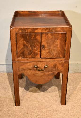 18th Century Mahogany Bedside Commode