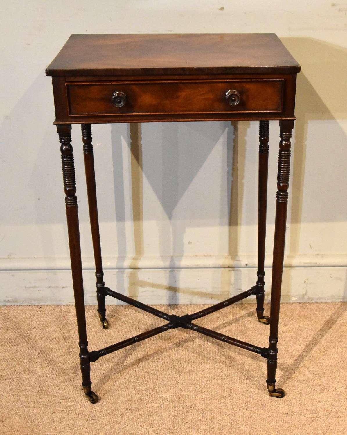 George III mahogany Side Table / Occasional Table