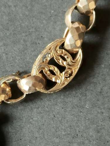 Early Victorian 9ct Gold Bracelet with Garnet Heart Padlock Locket