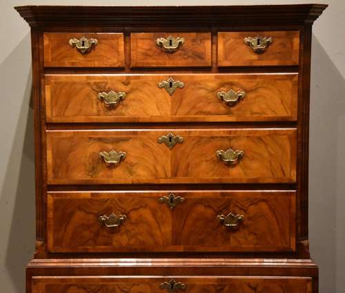 George I walnut chest on chest / tallboy
