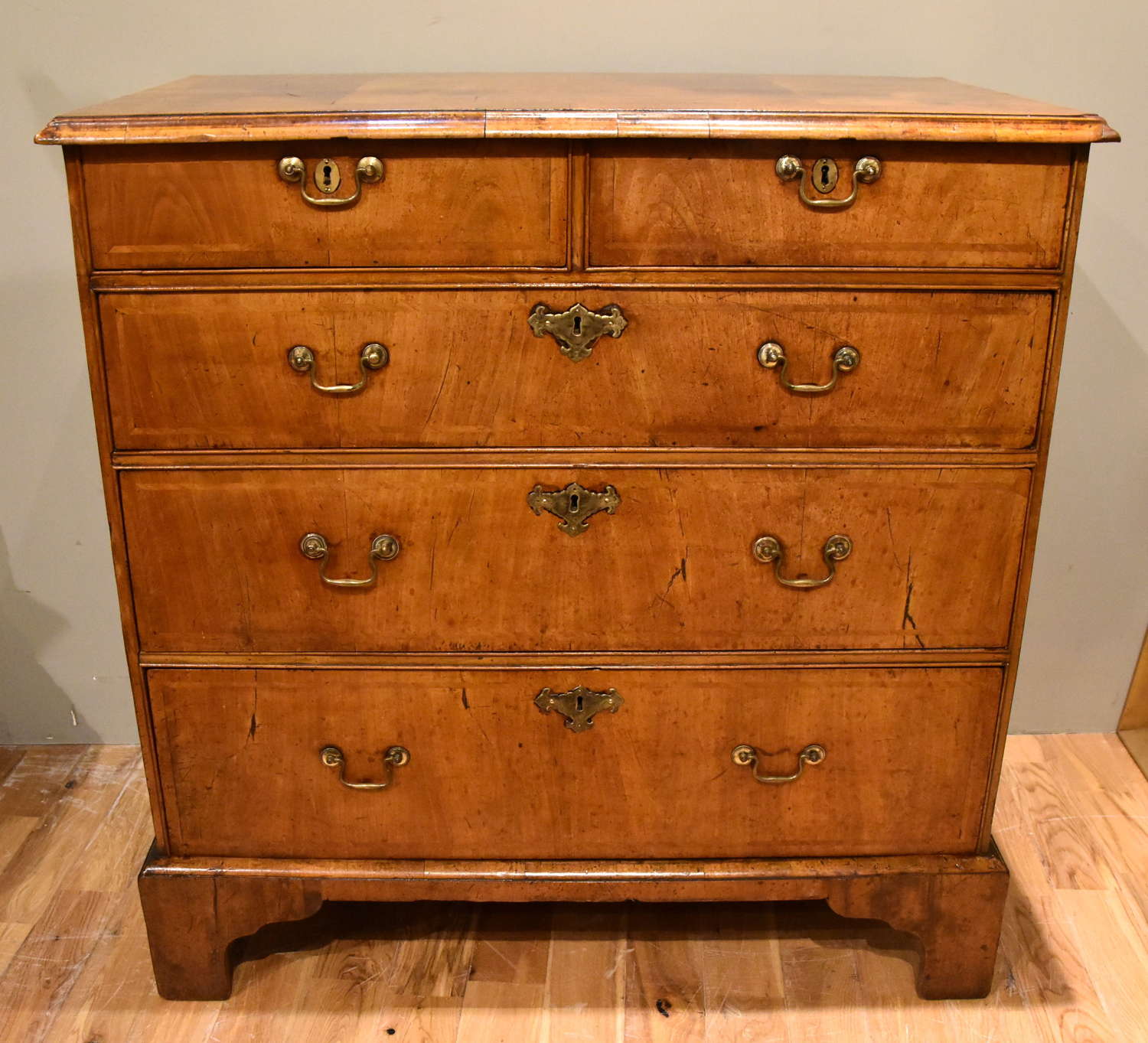 George I walnut veneered chest of drawers