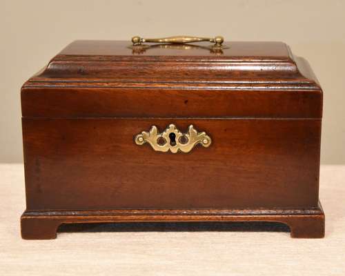 18th Century mahogany tea chest / caddy