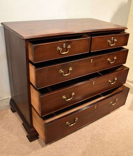 George III mahogany chest of drawers