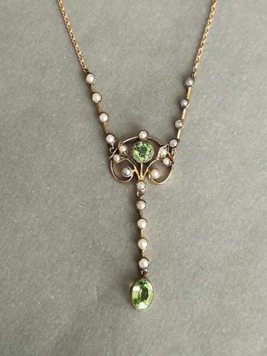Victorian 15ct Gold Peridot Pearl Pendant