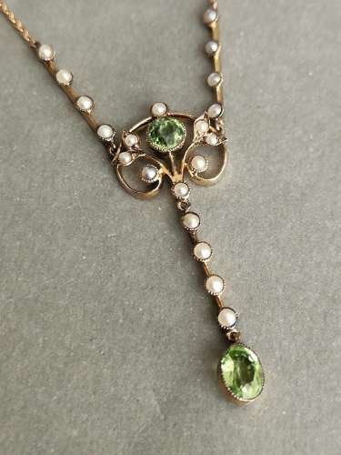 Victorian 15ct Gold Peridot Pearl Pendant