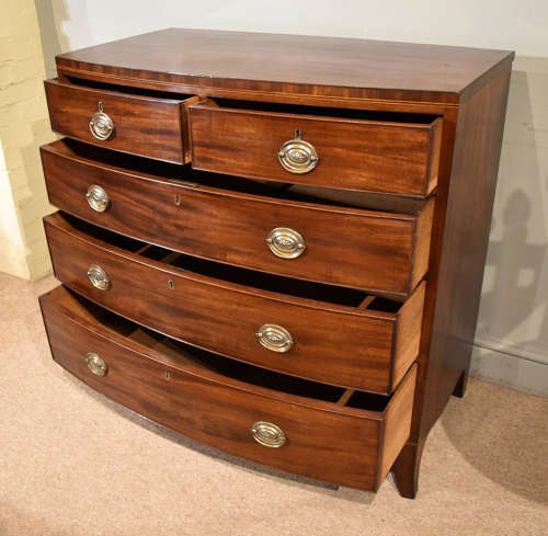 Regency mahogany bow fronted chest of drawers