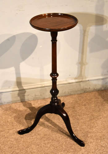 George III mahogany tripod table