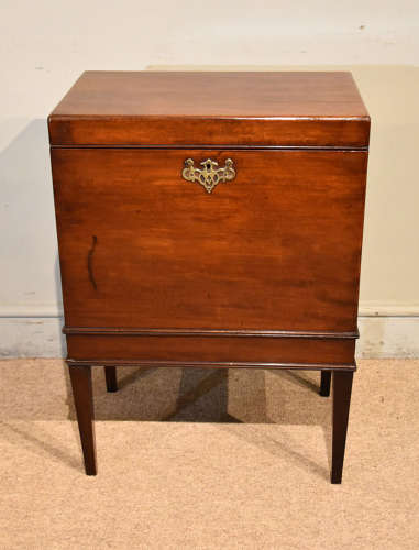 Regency mahogany wine cellarette
