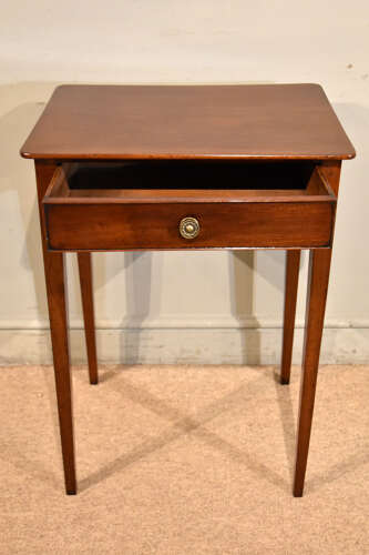 Georgian mahogany occasional table