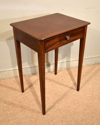 Georgian mahogany occasional table