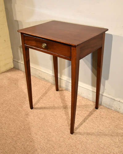 Georgian mahogany occasional table