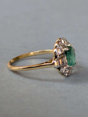 Antique Art Deco 18ct Gold Emerald Diamond Ring