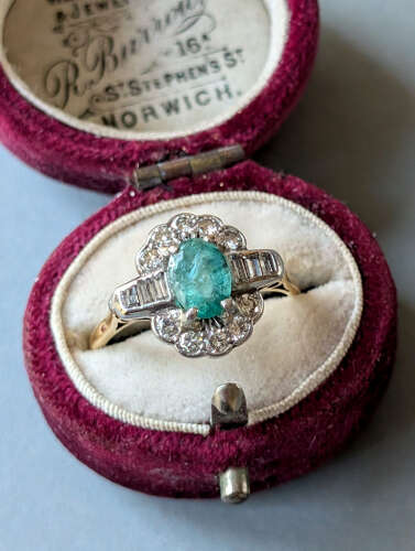 Antique Art Deco 18ct Gold Emerald Diamond Ring