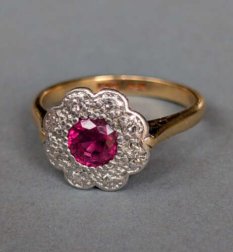 Art Deco 18ct Gold Ruby and Diamond Ring