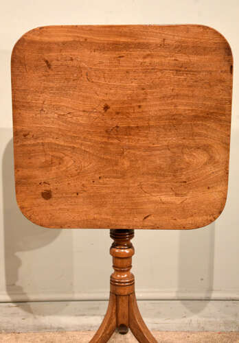 Regency mahogany oblong lamp table
