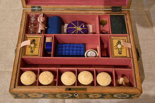 Regency penwork Chinese style sewing / work box