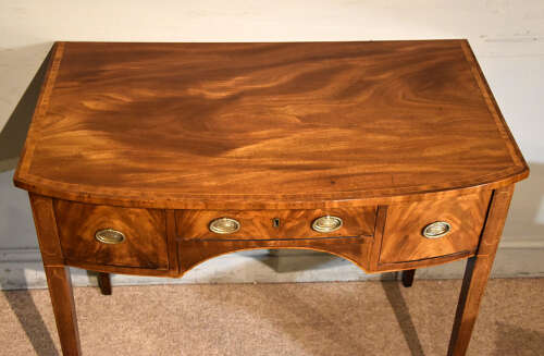 George III mahogany bow fronted side /dressing table