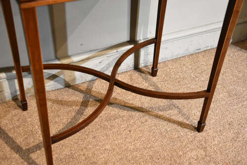 Late 19th century mahogany Bijouterie table