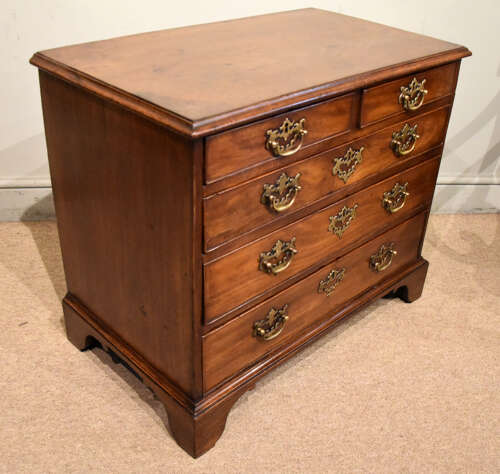 Small George III mahogany chest of Drawers