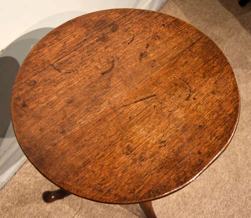 Small George III tripod wine lamp table