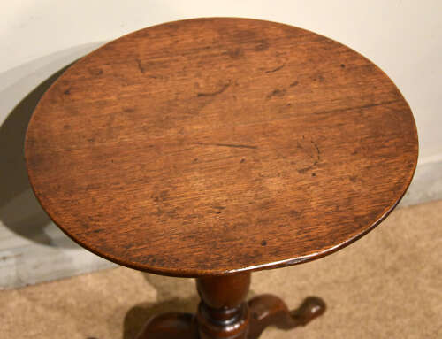 Small George III tripod wine lamp table